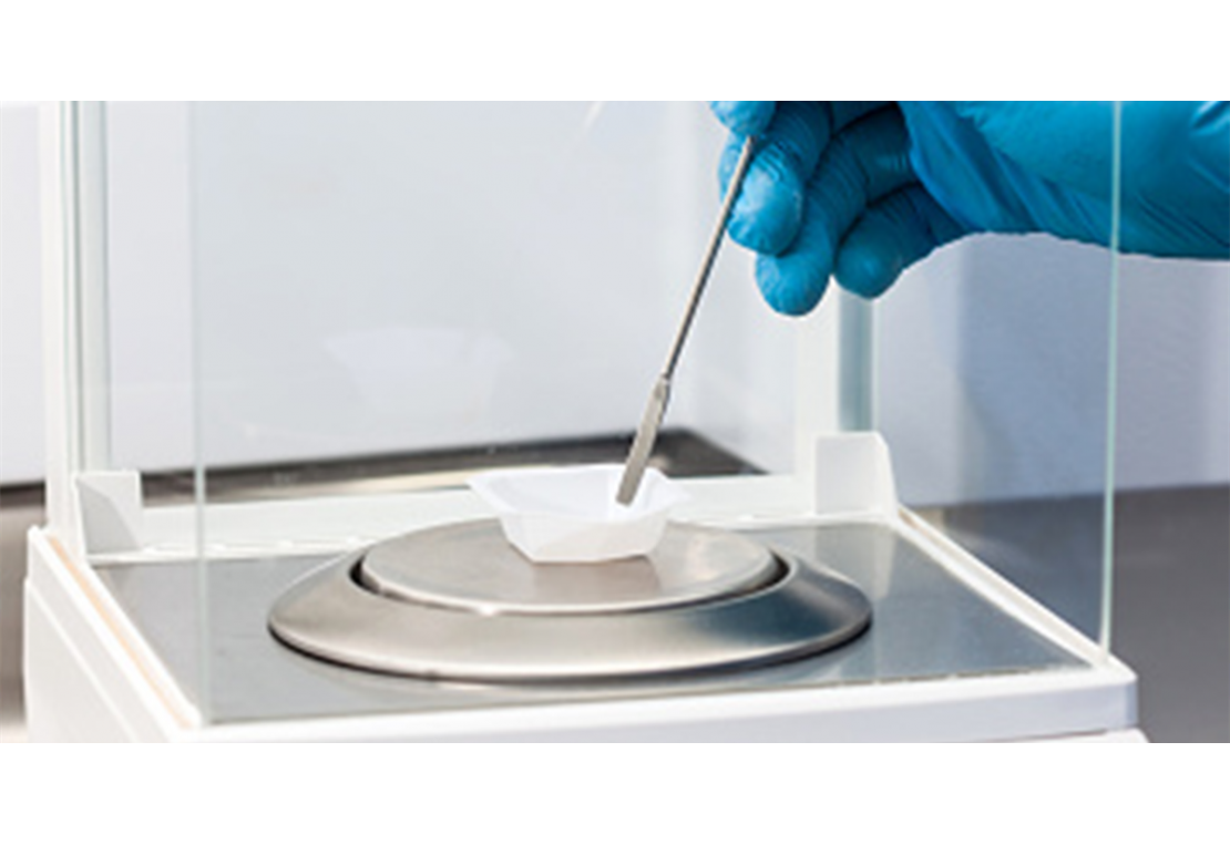 How Do Aluminum Sample Pans And Lids Affect The Accuracy Of DSC Measurements? 