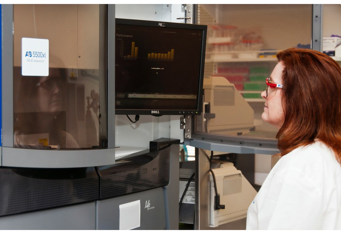 What are the common errors to avoid when using aluminum sample pans and lids in DSC analysis?